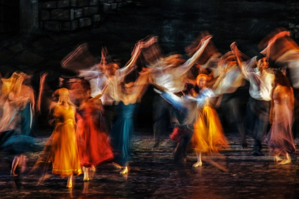 Dance Performing Arts Long Exposure 600X400